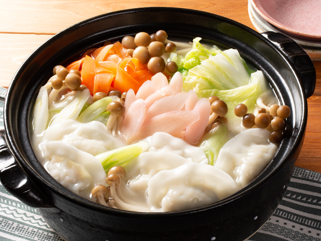 鶏の旨塩スープ餃子と新生姜のぽかぽか鍋