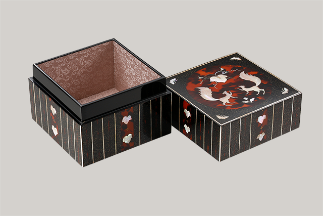 ”Minori”,hawksbill turtle mother-of-pearl ornamental box